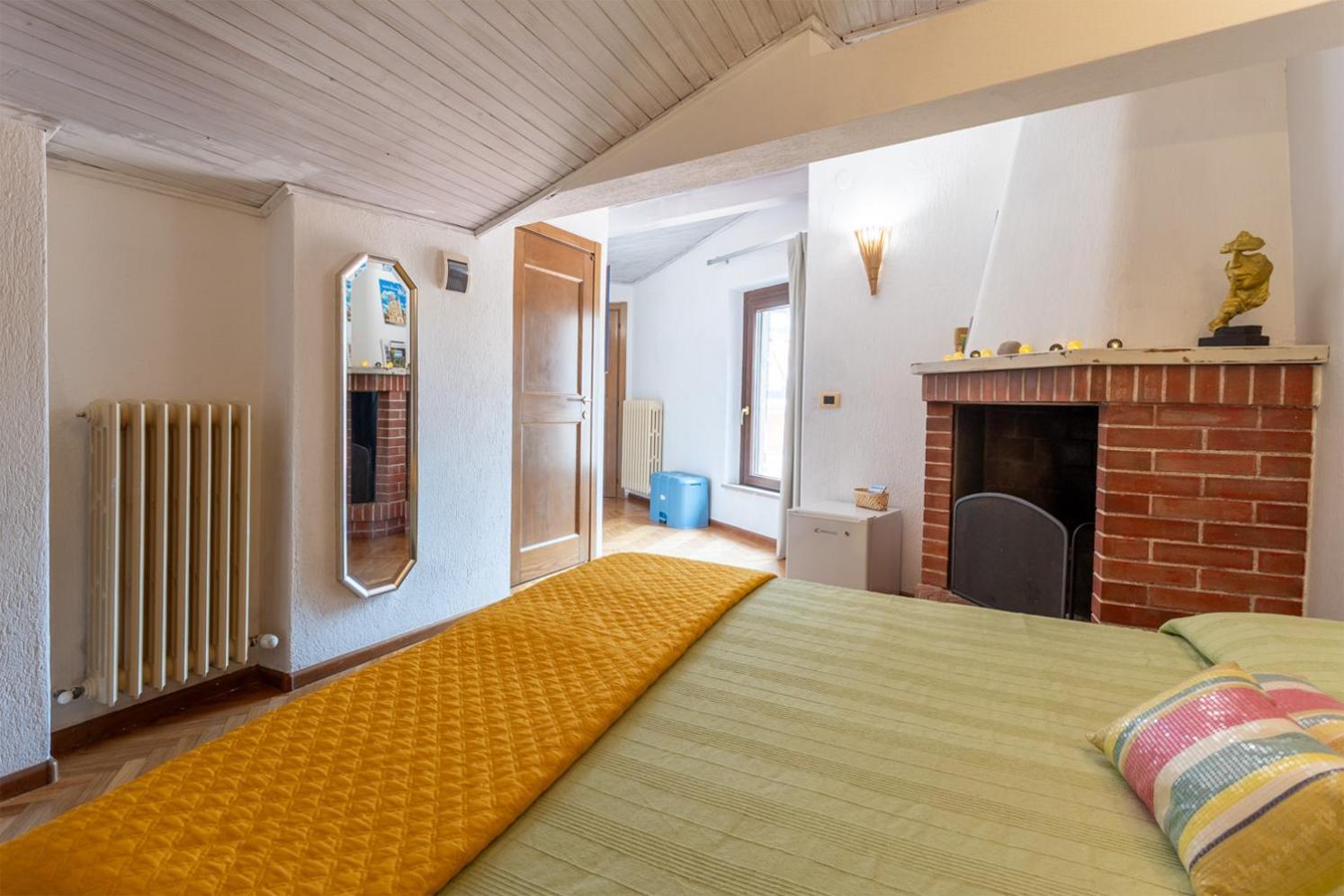 Maxi Paradiso - Guest House A Due Passi Dal Lago Trasimeno Torricella  Екстериор снимка